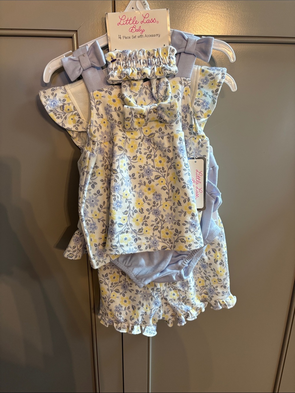 NWT Baby Girls White & Yellow Floral Bow Romper 4 Piece Set 18M - Picture 3 of 6